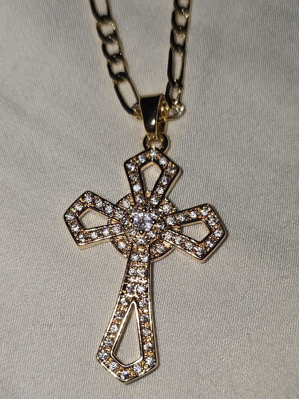 Gold Tone Figaro 20 In. Chain White Stone Cross Charm Pendant Necklace